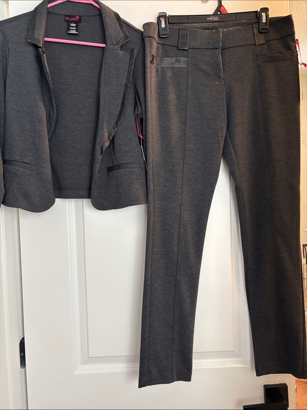 Women's Charcoal Gray set top is Large pants is size 7